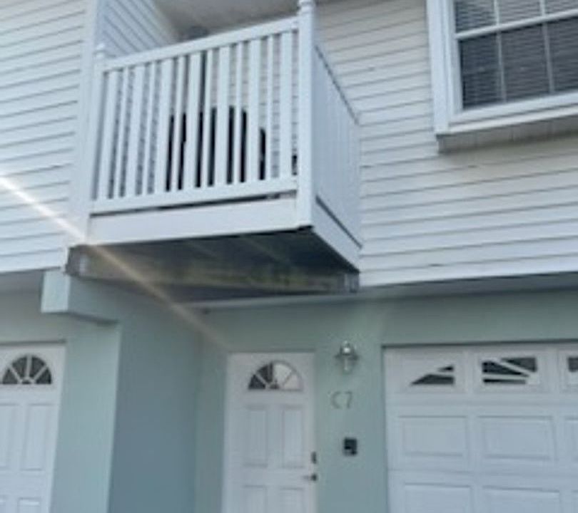 1st image of 19201 Vista Ln APT C7