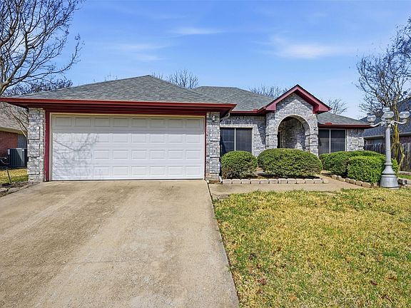4th image of 1708 Creekside Ave