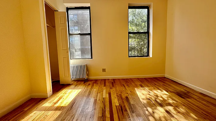 Rented by HOLTON REAL ESTATE INC. | media 14