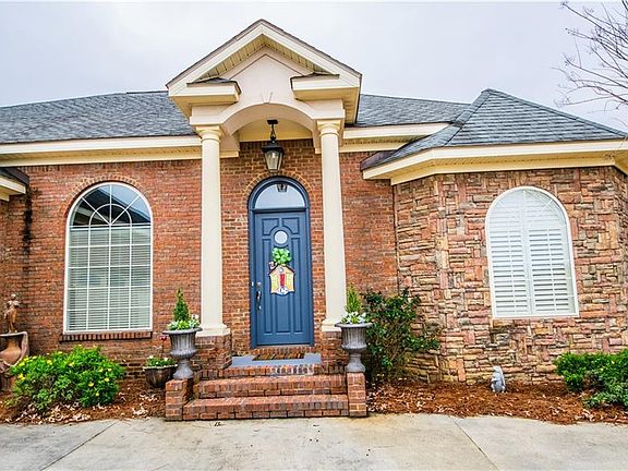 3rd image of 406 Caravella Dr