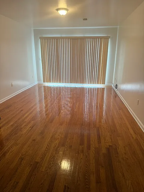 3 bed, 2618 sqft, $2,400 — Photo 3