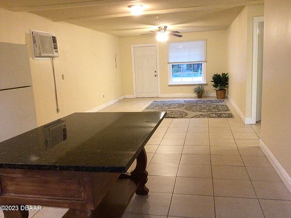 4th image of 913 1/2 Madeline Ave