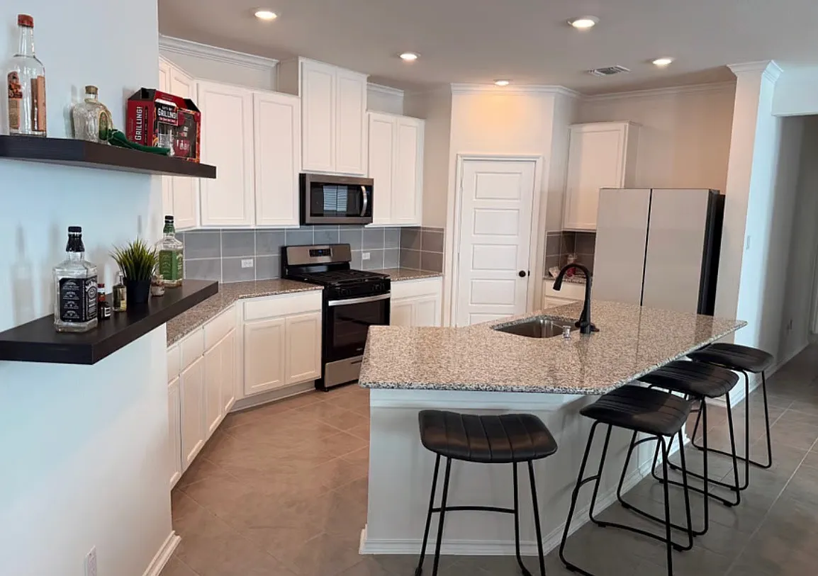 3 bed, 1618 sqft, $2,790 — Photo 4