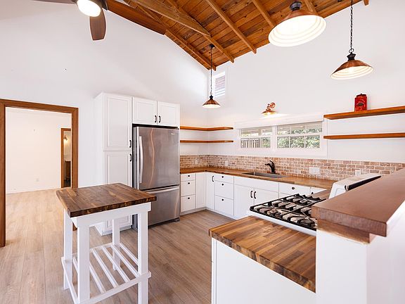 2nd image of 214 Topa Topa Dr