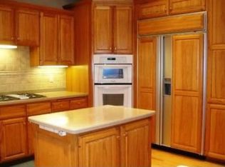 9022 Aspen Grove Ln, Madison, WI 53717