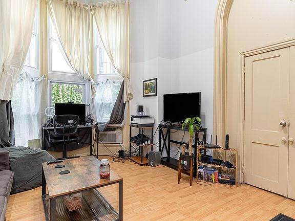5th image of 1517 N 15th St APT 1M