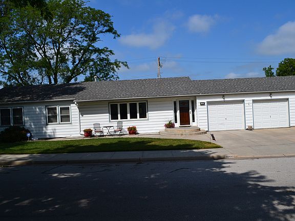 3rd image of 10441 N 145th St