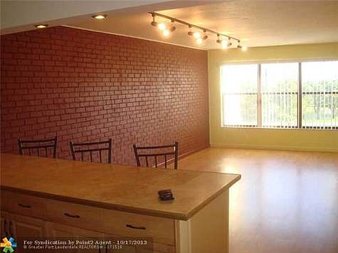 4th image of 2304 S Cypress Bend Dr APT 512
