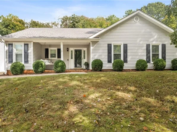 4512 Eagle Rock Rd, Greensboro, NC 27410