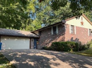 1906 Brookgreen Dr, Jefferson City, MO 65101