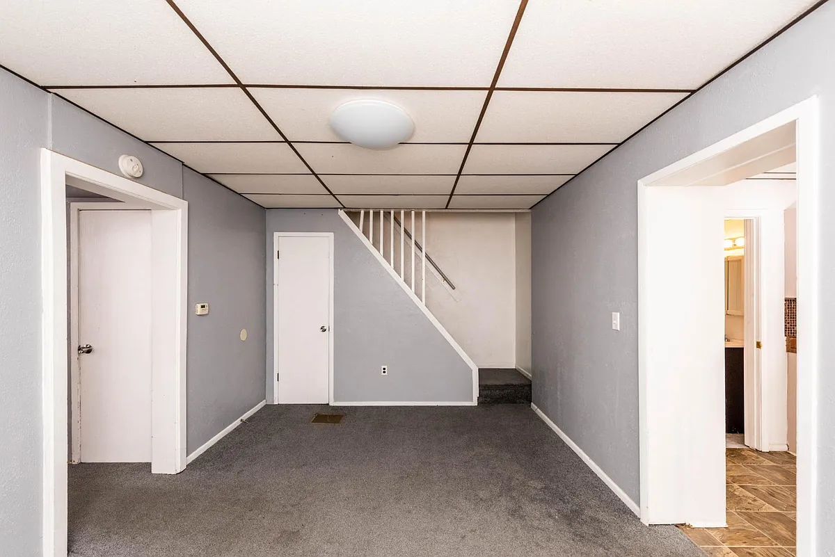 Building Photo - 719 Caroline St #F