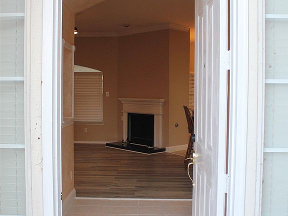 4th image of 114 Briar Oak Dr