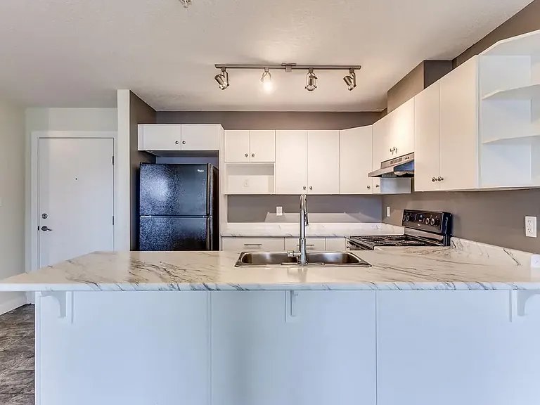 20 Kingsland Close SE #1407 — Photo 9