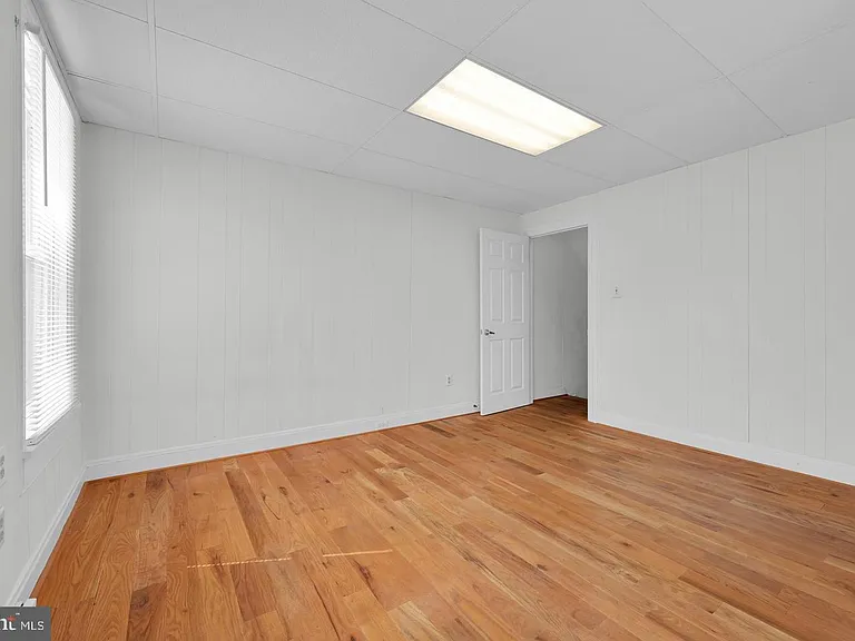129 N Railroad St — Photo 6
