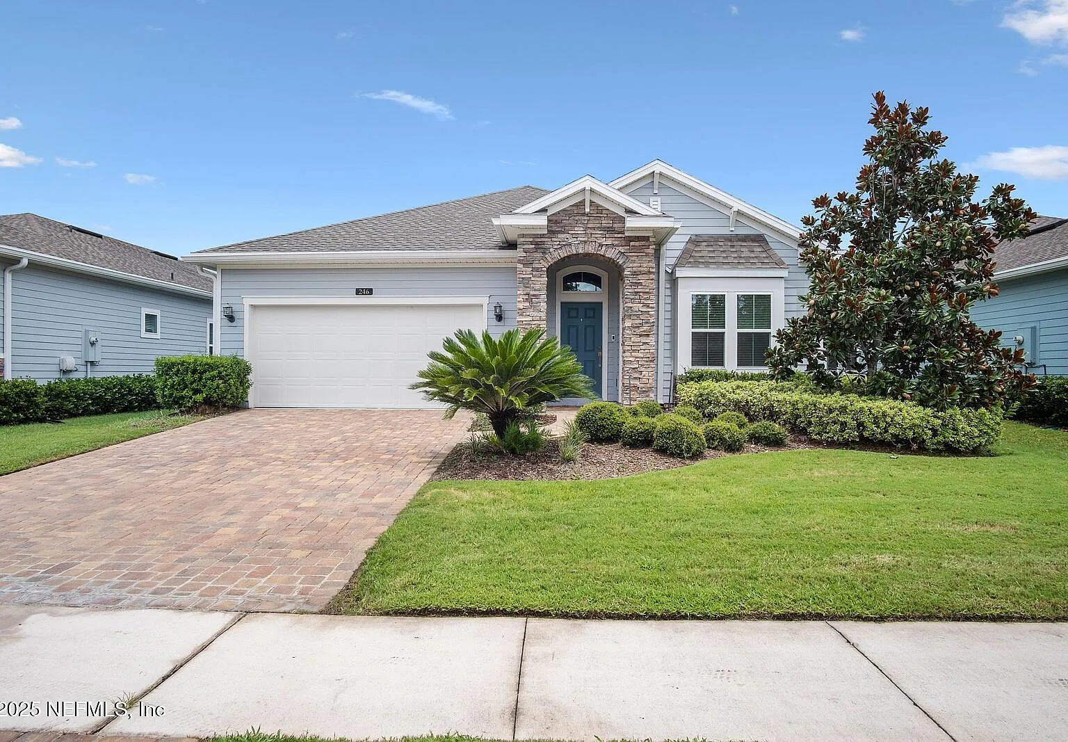4 bed, 2.5 bath, 2308 sqft, $3,000 — Photo 1