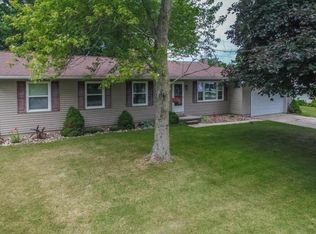 12847 Oneida Rd, Grand Ledge, MI 48837