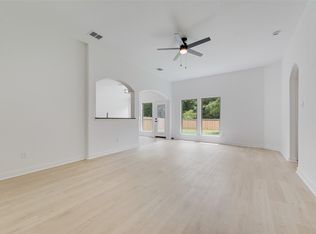 2718 Mossglen Dr, Dallas, TX 75227