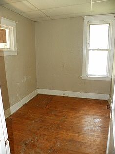 4th image of 555 Forsythe Ave