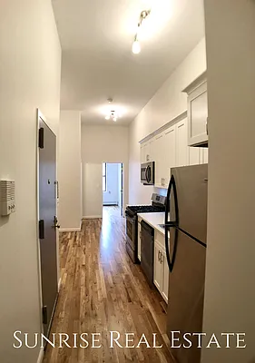 Rented by Sunrise Real Estate | media 35