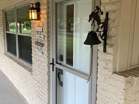 3rd image of 221 Nuss Dr