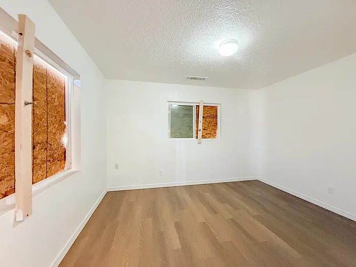 3442 E Melvin St #5 — Photo 5