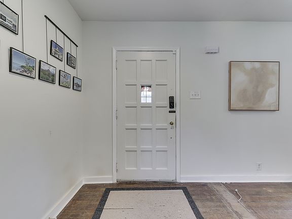 5th image of 4520 Winthrop Ave