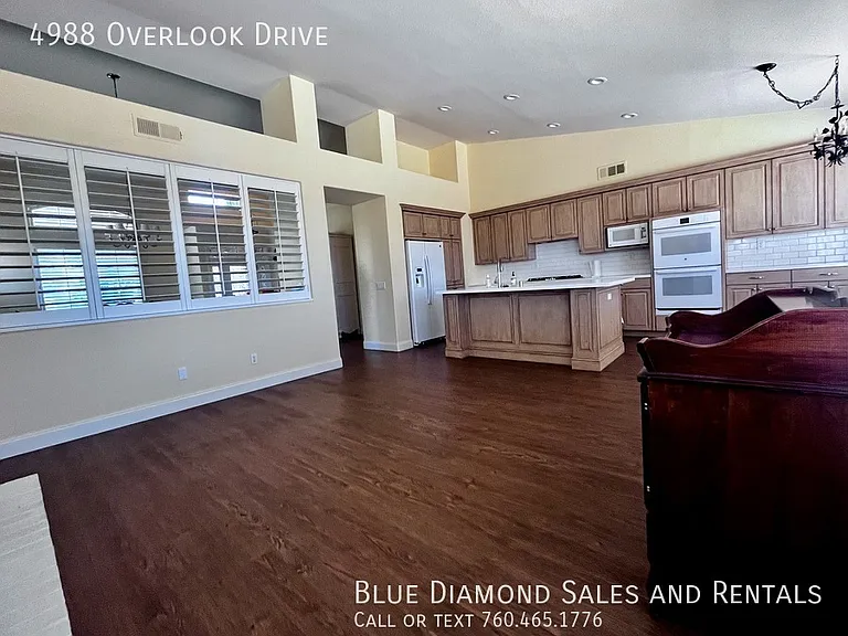4988 Overlook Dr — Photo 12