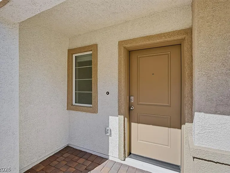 8667 Luxuriant Ave — Photo 24