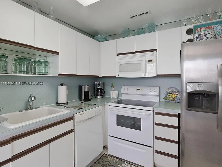 3505 S Ocean Dr #1514 — Photo 15
