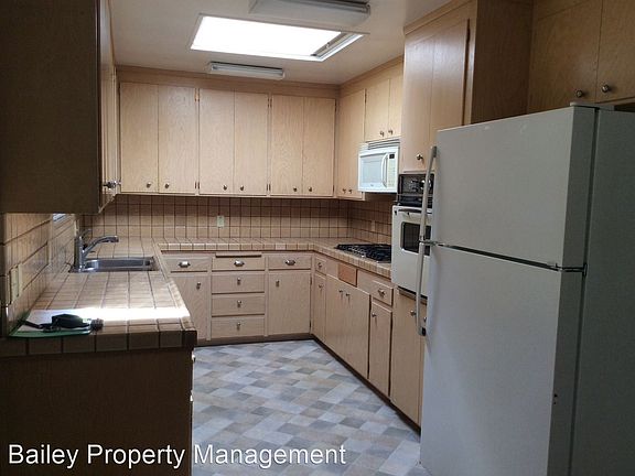 5th image of 111 Fridley Dr