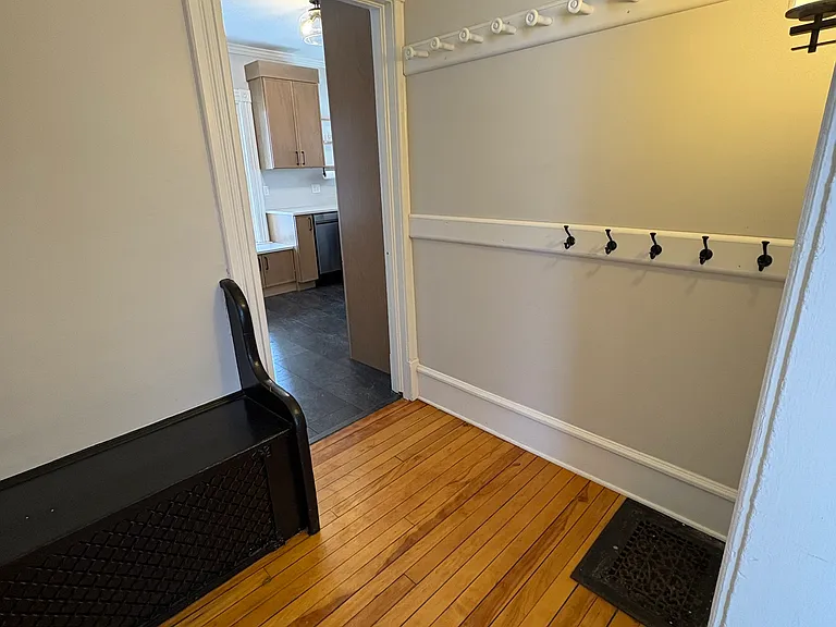 25 Booth St — Photo 11