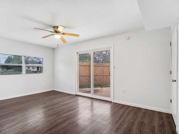 4th image of 351 Woodside Dr