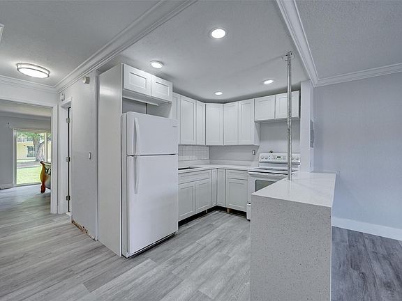 4th image of 505 NW 177th Street #140