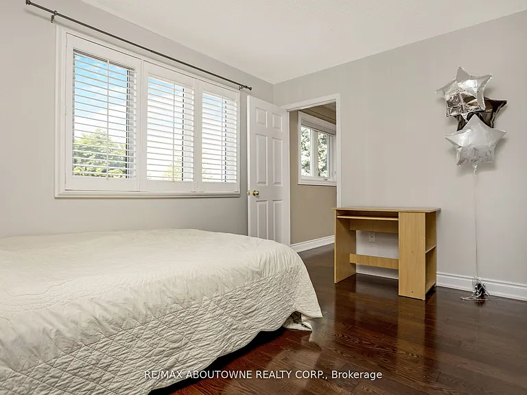 2235 Grenville Dr — Photo 23