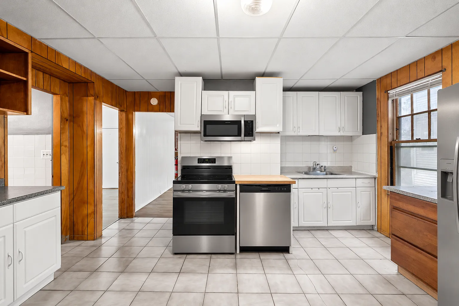 3 bed, 1300 sqft, $2,300 — Photo 1