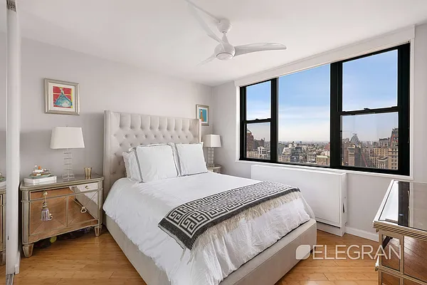 Sold by (Legacy) Elegran | media 4