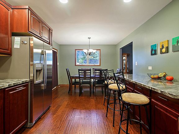 4th image of 25032 S Marian Ave