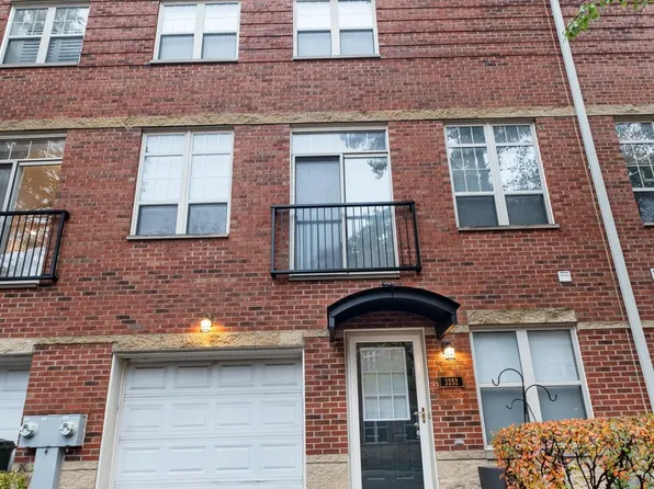 3252 N Pier Ct, Chicago, IL 60618