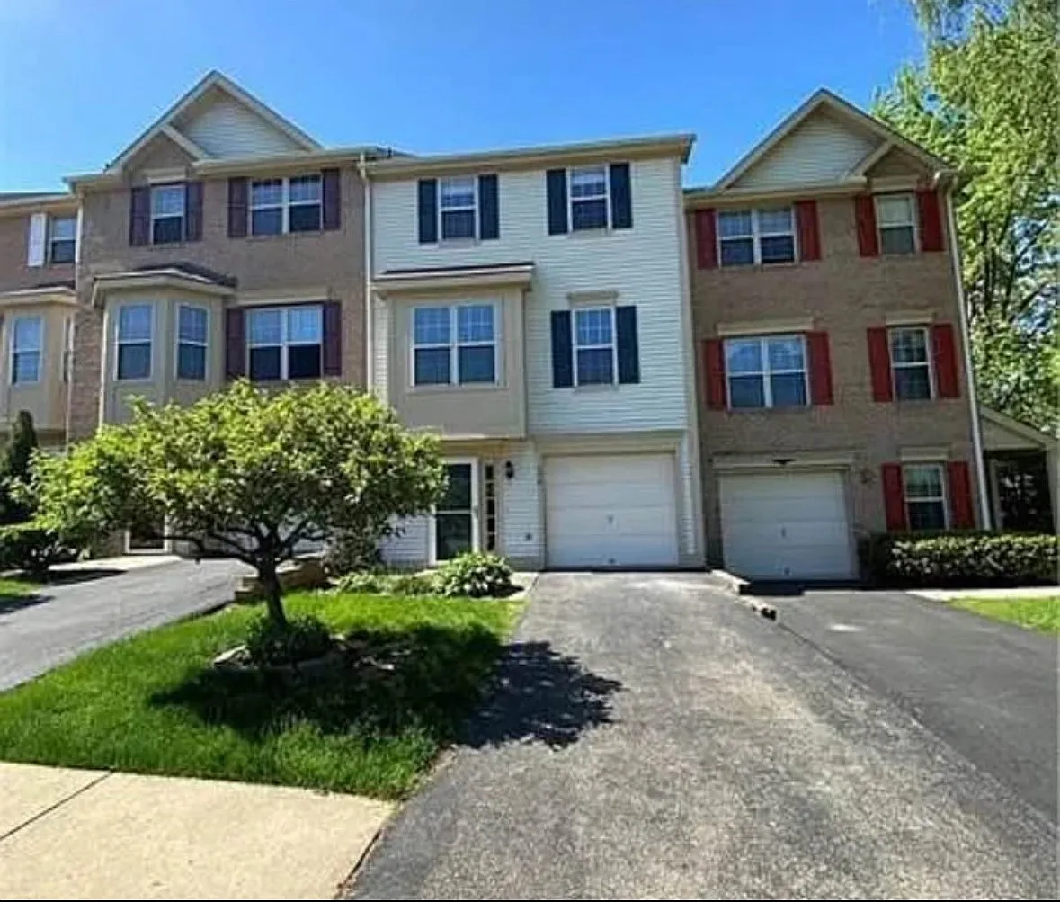 102 Hillvue Dr photo 1