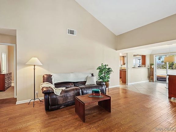 5th image of 15992 Avenida Villaha #7