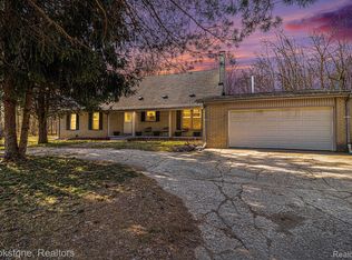 28340 Elwell Rd, Belleville, MI 48111