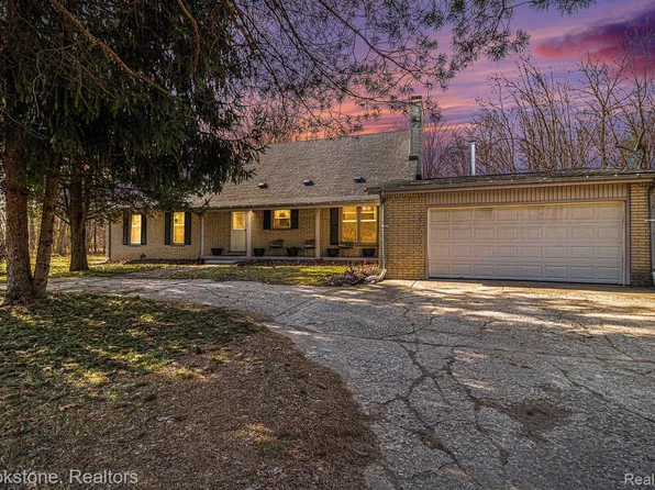 28340 Elwell Rd, Belleville, MI 48111