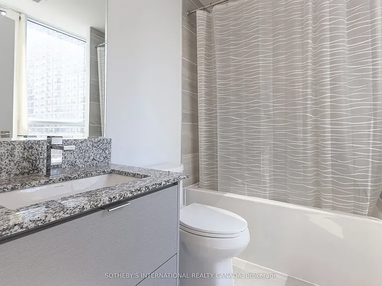 30 Elm Dr W #502 — Photo 25