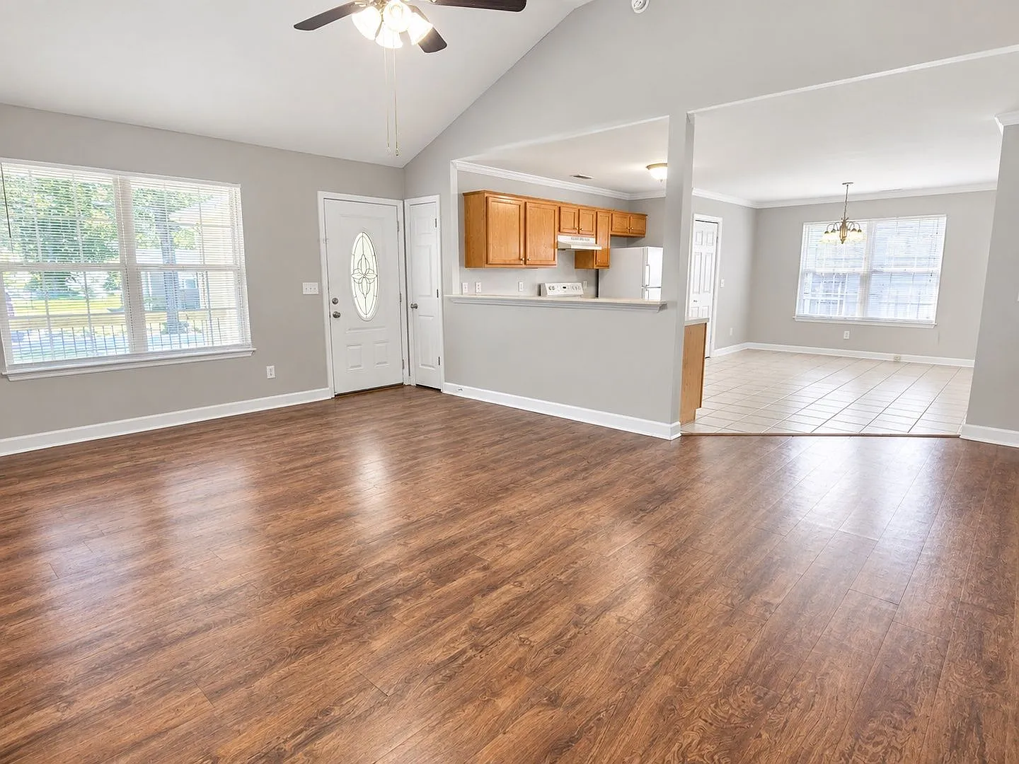 3 bed, 2.0 bath, 1661 sqft, $1,850 — Photo 2