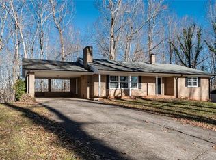 820 Hamilton St, Newton, NC 28658