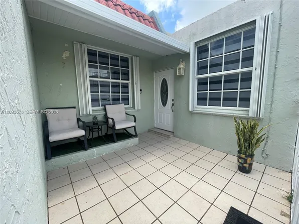 961 W 37th Ter #30, Hialeah, FL 33012