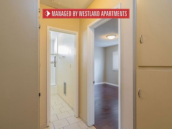 5th image of 828 W Beach Ave #21