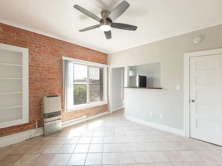 257 S Kenmore Ave #103 — Photo 4