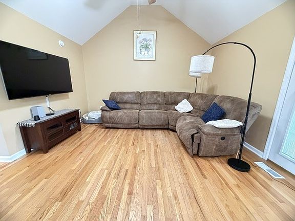 2nd image of 125 Hazelwood Ln