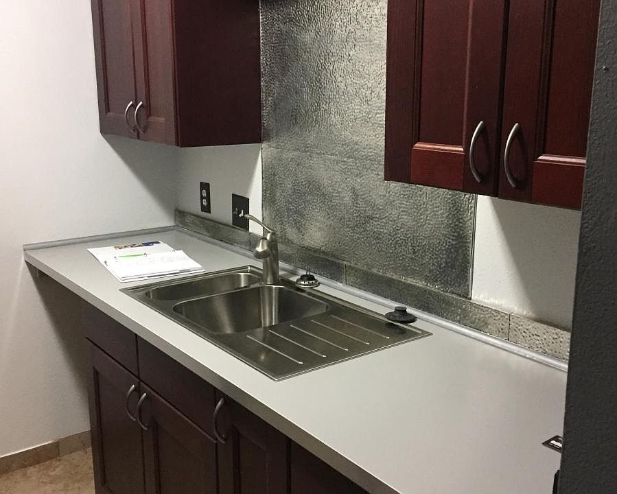 1st image of 2601 W Broadway Blvd